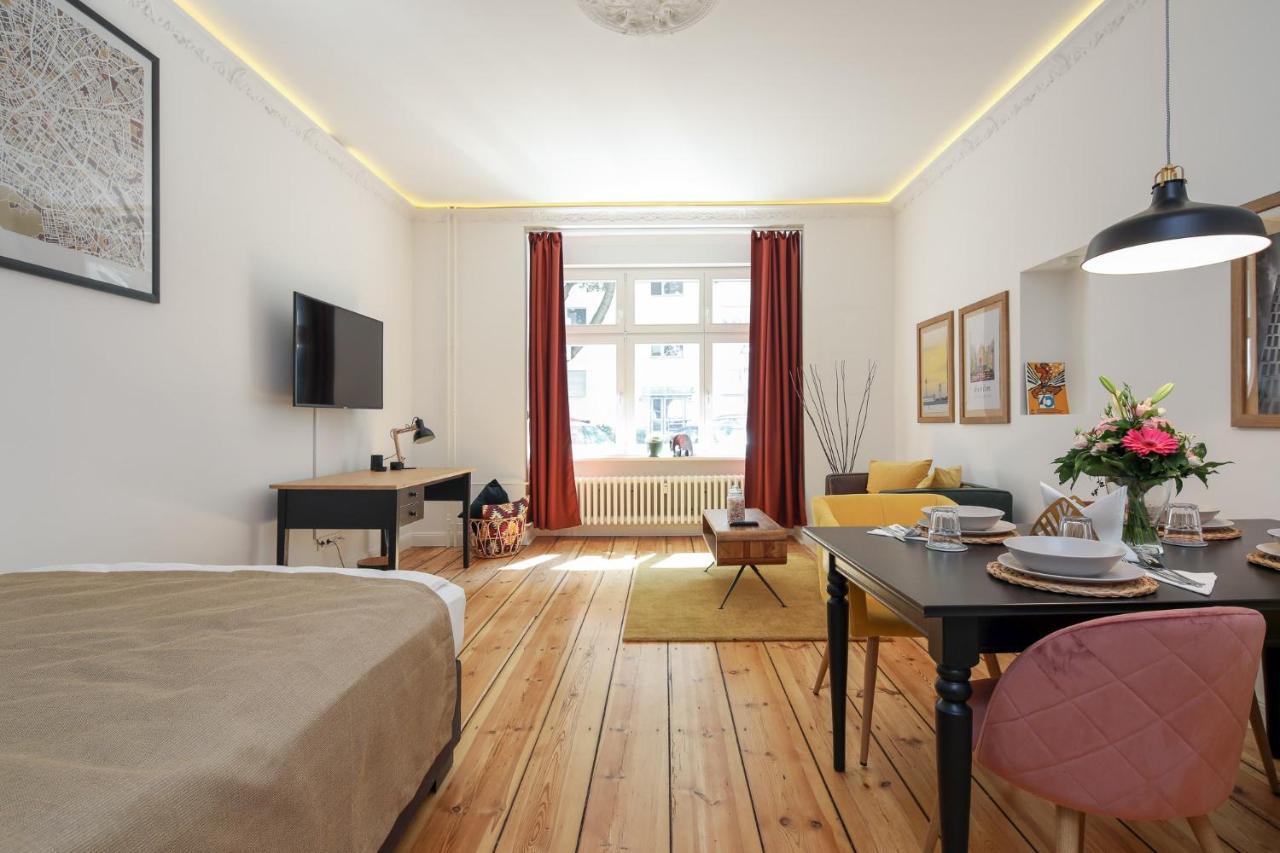 4 Personen Altbau Apartment Nahe Kurfuerstendamm - Romeo & Julia Berlin Eksteriør billede