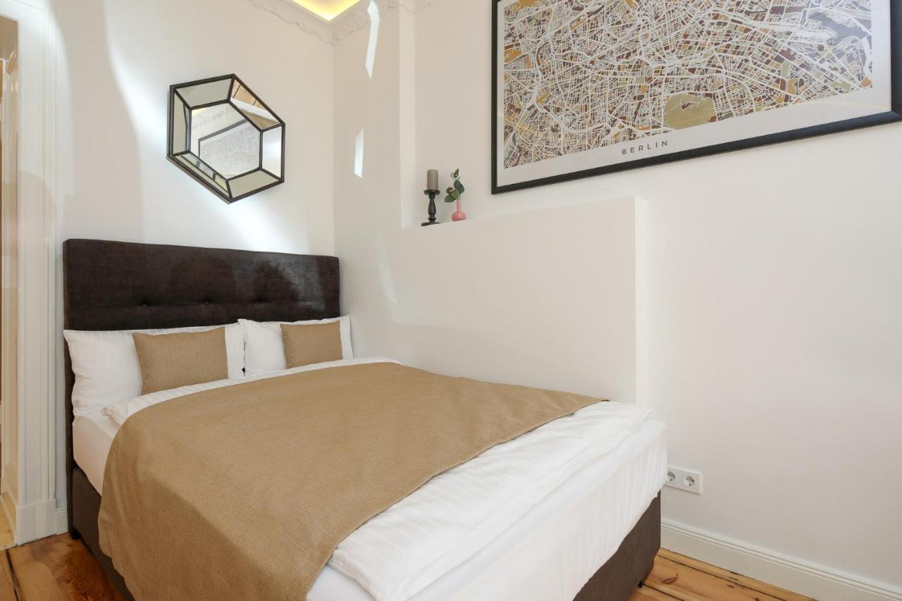 4 Personen Altbau Apartment Nahe Kurfuerstendamm - Romeo & Julia Berlin Eksteriør billede