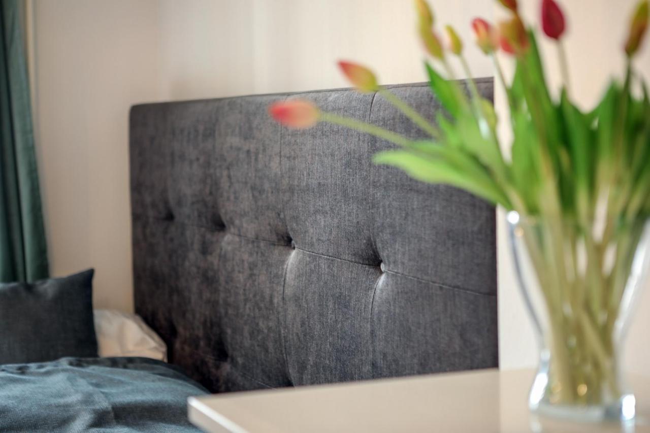 4 Personen Altbau Apartment Nahe Kurfuerstendamm - Romeo & Julia Berlin Eksteriør billede